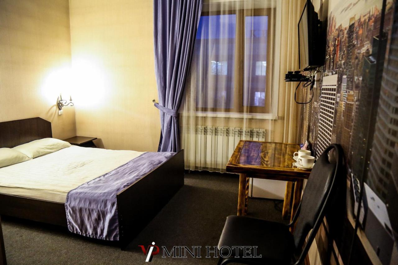 Vip Mini Hotel Semey Exteriör bild