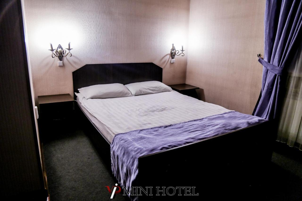 Vip Mini Hotel Semey Exteriör bild