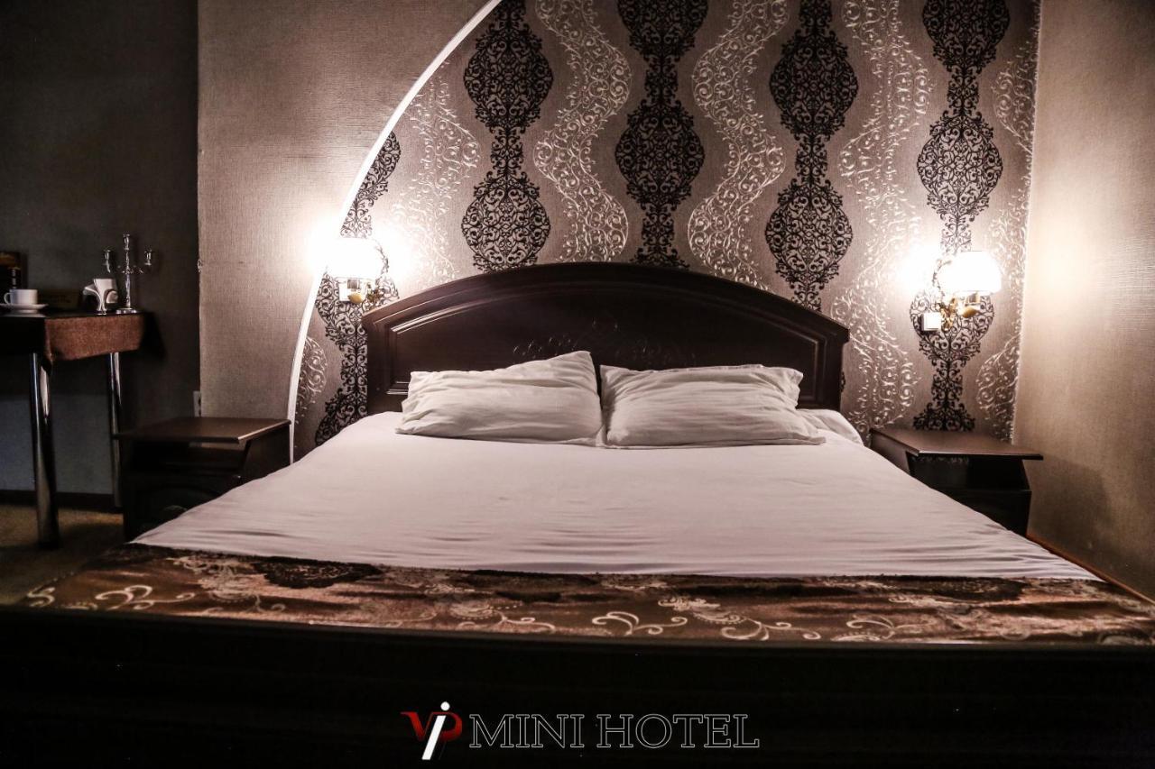 Vip Mini Hotel Semey Exteriör bild