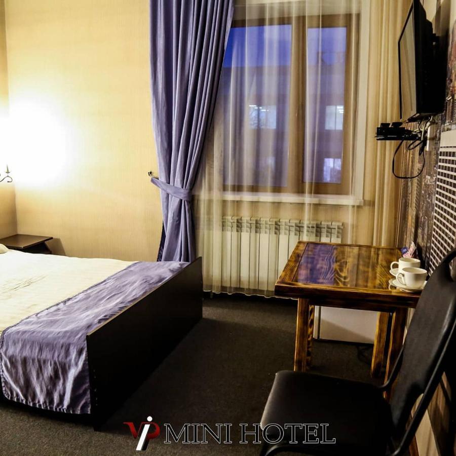 Vip Mini Hotel Semey Exteriör bild