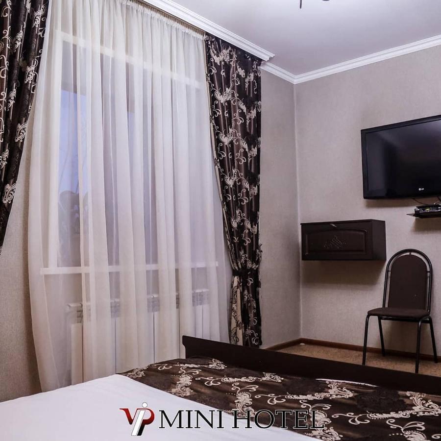 Vip Mini Hotel Semey Exteriör bild