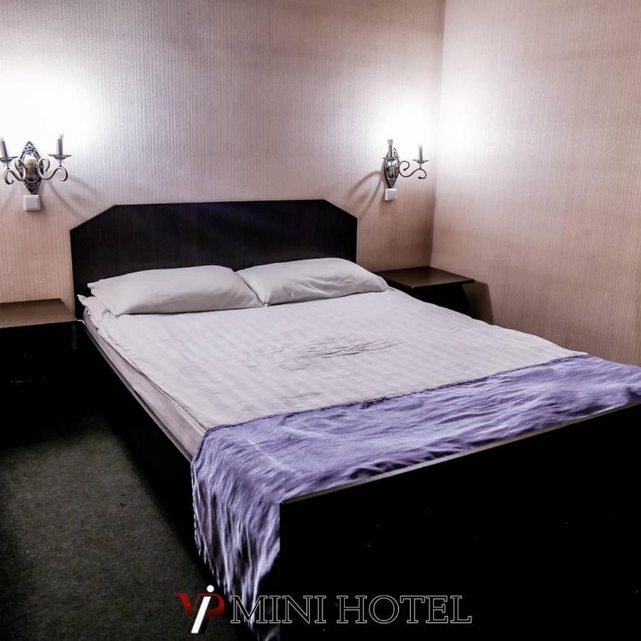 Vip Mini Hotel Semey Exteriör bild