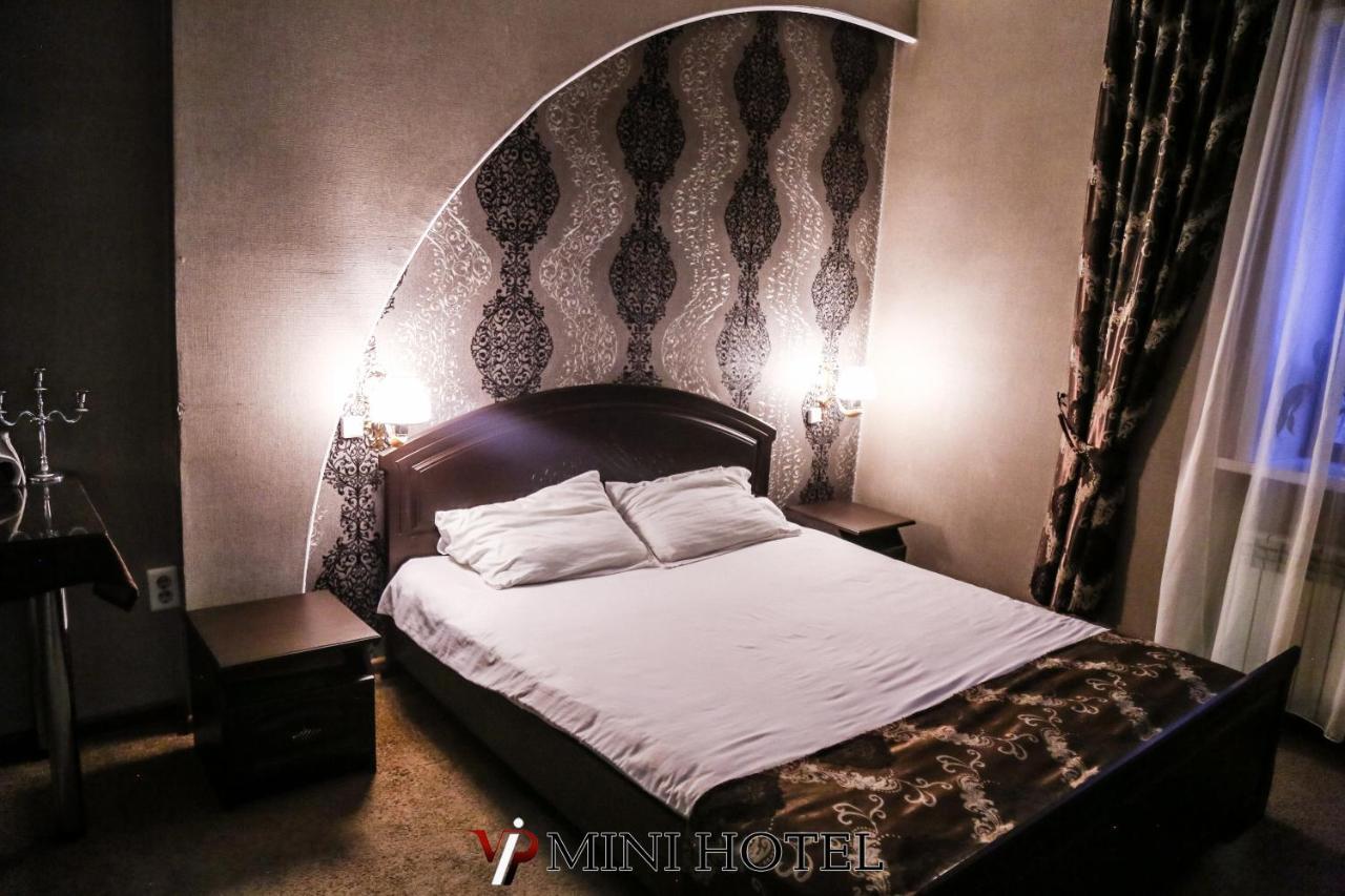 Vip Mini Hotel Semey Exteriör bild