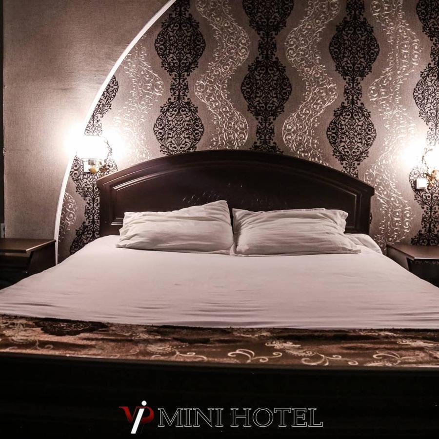 Vip Mini Hotel Semey Exteriör bild