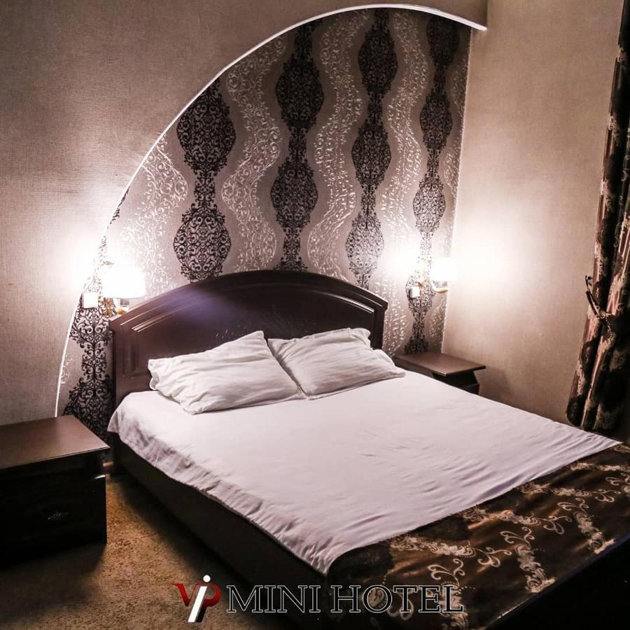Vip Mini Hotel Semey Exteriör bild