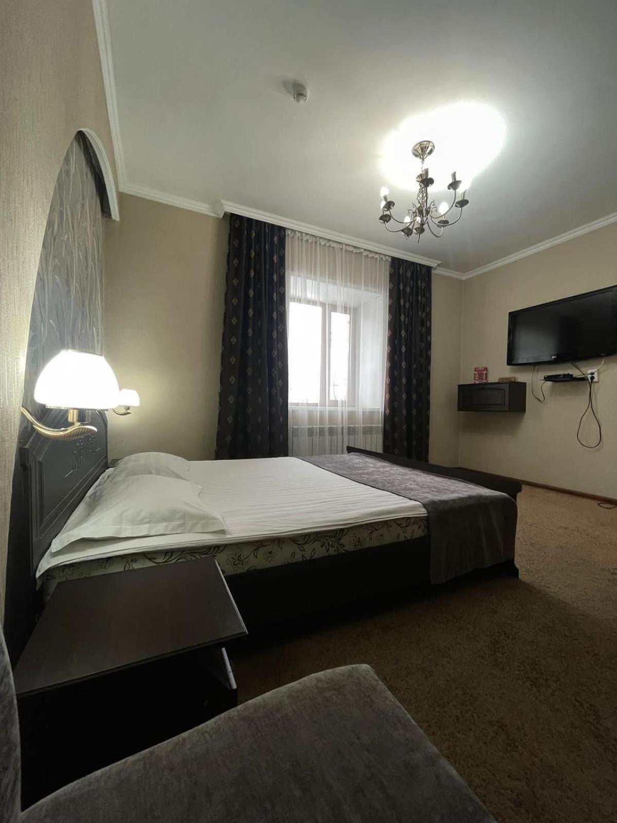 Vip Mini Hotel Semey Exteriör bild