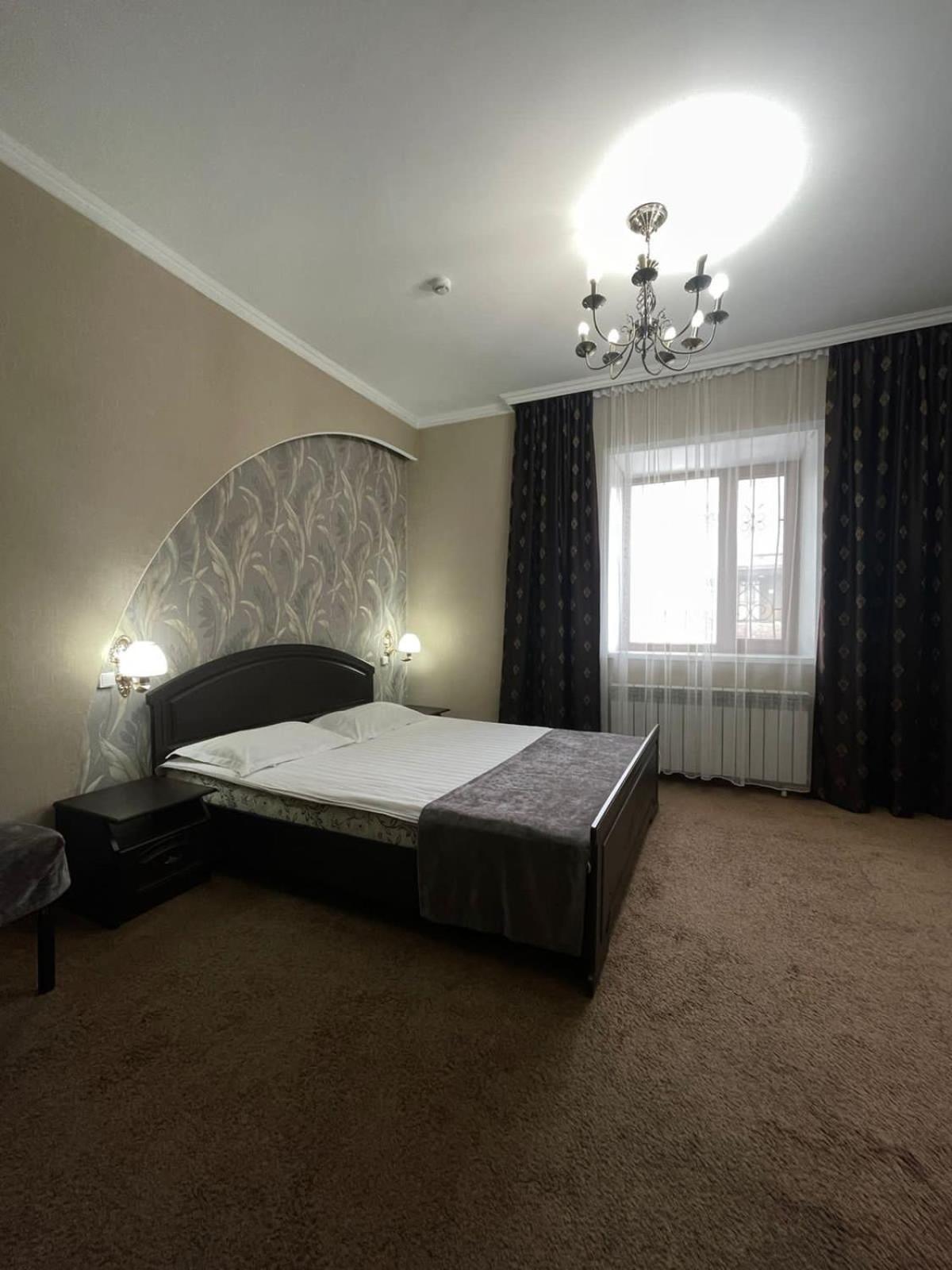 Vip Mini Hotel Semey Exteriör bild