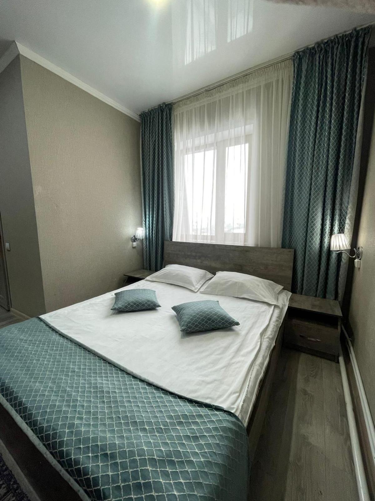 Vip Mini Hotel Semey Exteriör bild