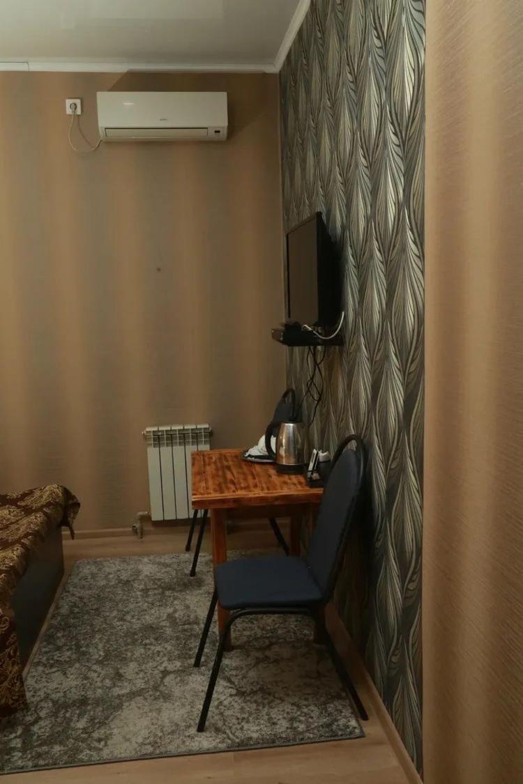 Vip Mini Hotel Semey Exteriör bild