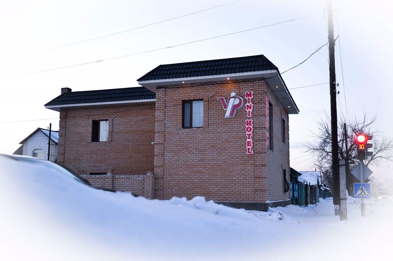 Vip Mini Hotel Semey Exteriör bild