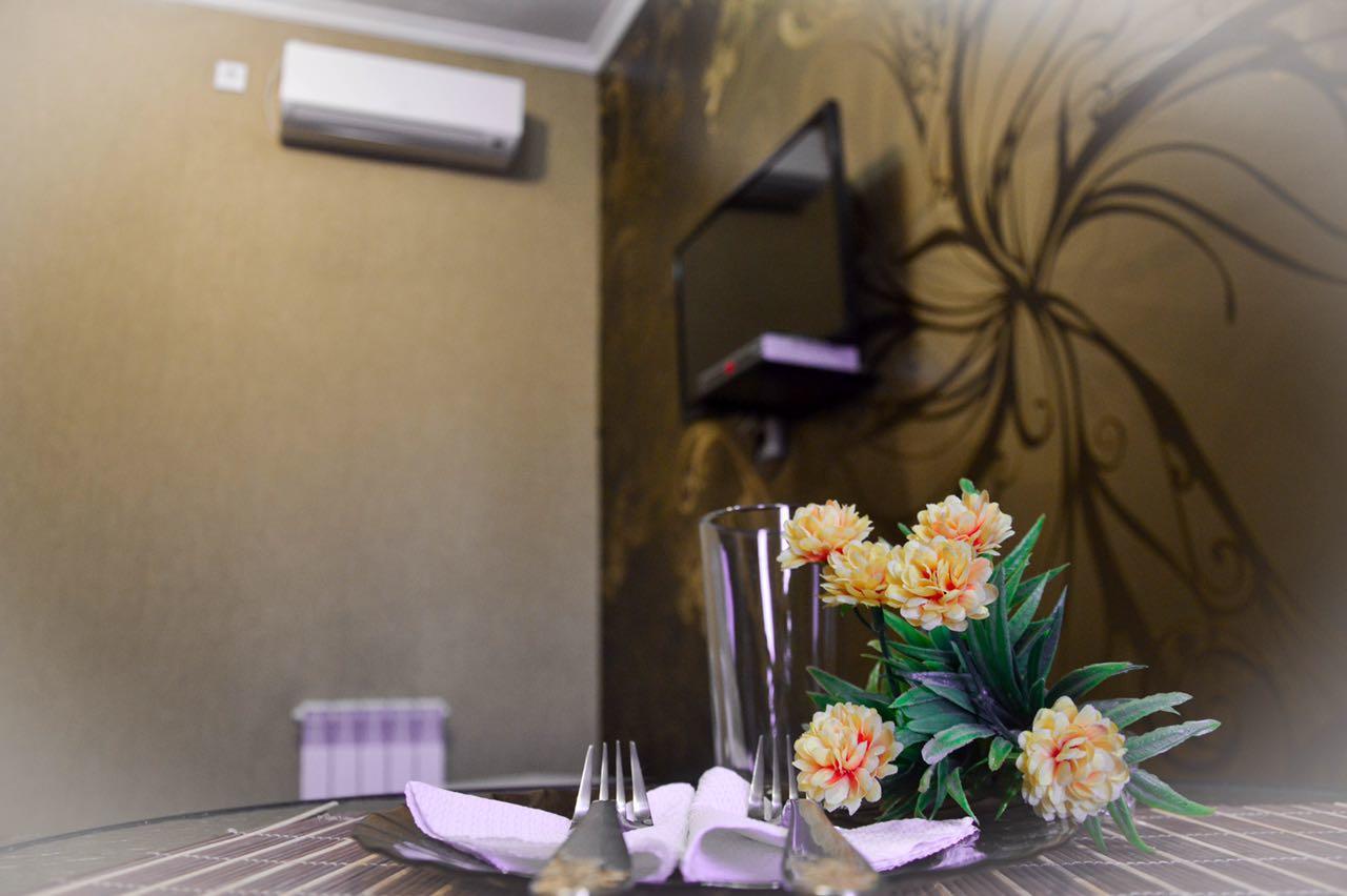 Vip Mini Hotel Semey Exteriör bild