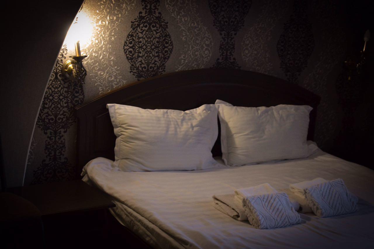 Vip Mini Hotel Semey Exteriör bild