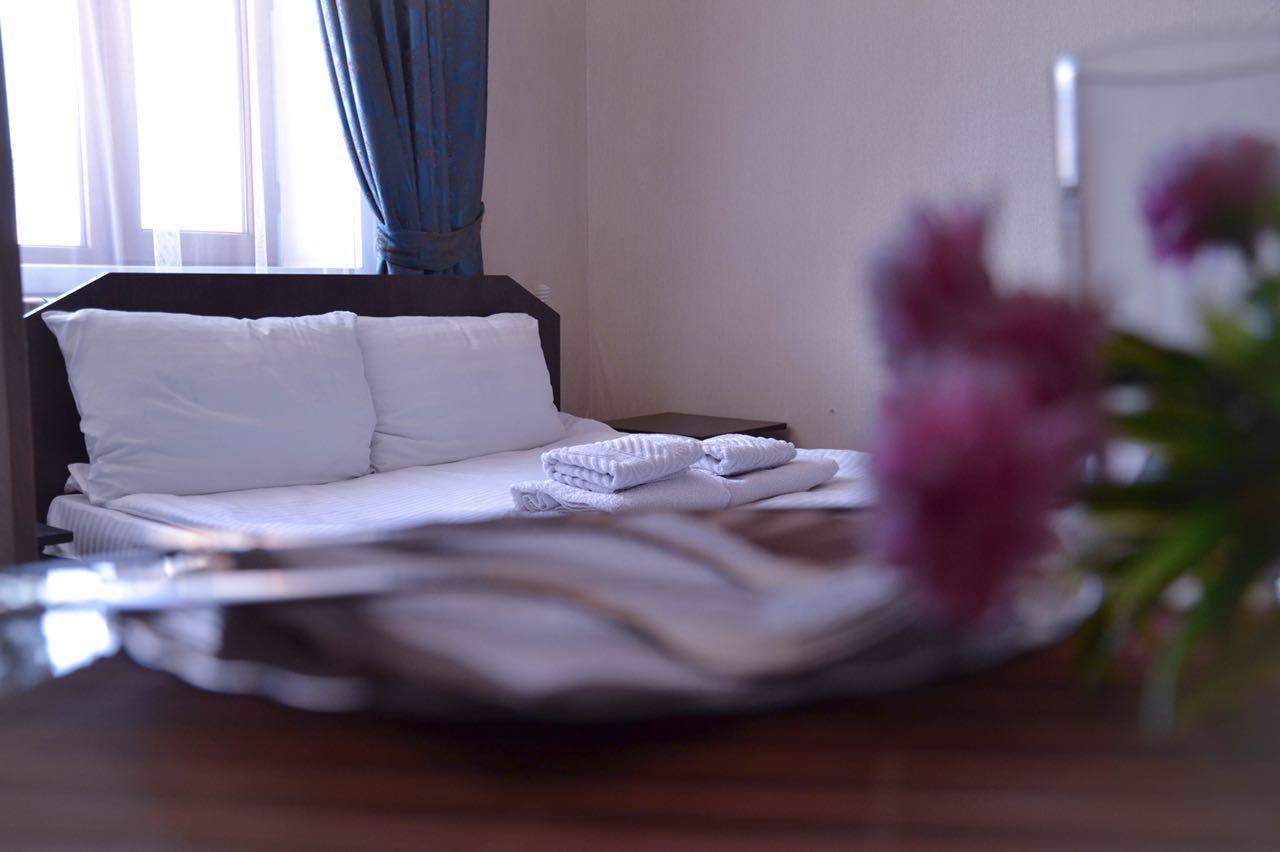 Vip Mini Hotel Semey Exteriör bild